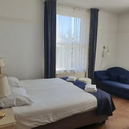 Landgoed Huize Glory 3* Берген ан Зее